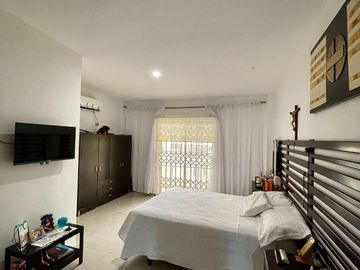 Ballenita, amplia casa compuesta de 2 departamentos y 2 suites, ideal para negocio de hostal o airbnb