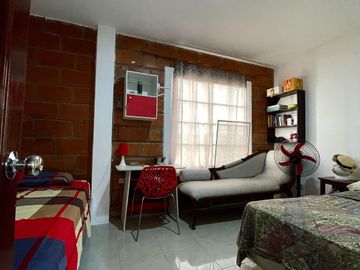 Ballenita, amplia casa compuesta de 2 departamentos y 2 suites, ideal para negocio de hostal o airbnb
