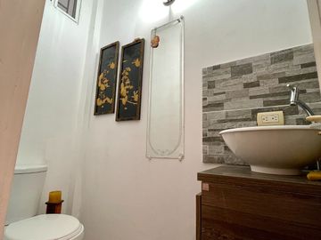 Ballenita, amplia casa compuesta de 2 departamentos y 2 suites, ideal para negocio de hostal o airbnb