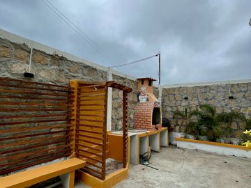 Ballenita, amplia casa compuesta de 2 departamentos y 2 suites, ideal para negocio de hostal o airbnb