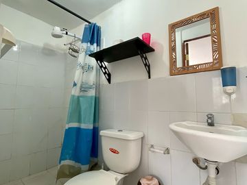 Ballenita, amplia casa compuesta de 2 departamentos y 2 suites, ideal para negocio de hostal o airbnb