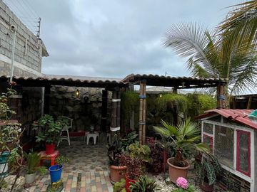 Ballenita, amplia casa compuesta de 2 departamentos y 2 suites, ideal para negocio de hostal o airbnb
