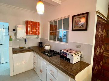 Ballenita, amplia casa compuesta de 2 departamentos y 2 suites, ideal para negocio de hostal o airbnb