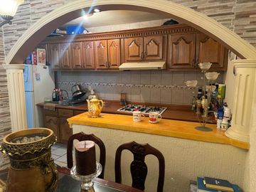 Hermosa Casa Remodelada con Acabados de Lujo en Zona Tranquila de León