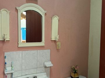 Hermosa Casa Remodelada con Acabados de Lujo en Zona Tranquila de León