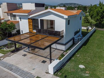 CASA EN VENTA EN PARAISO COUNTRY CLUB DE GOLF EN EMILIANO ZAPATA