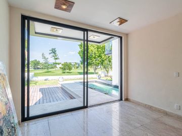 CASA EN VENTA EN FRACCIONAMIENTO PARAISO COUNTRY CLUB EMILIANO ZAPATA