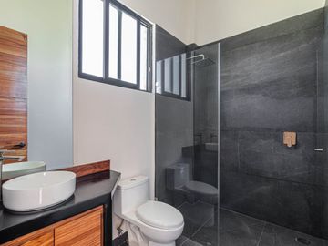CASA EN VENTA EN FRACCIONAMIENTO PARAISO COUNTRY CLUB EMILIANO ZAPATA