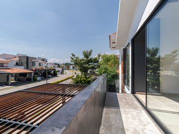 CASA EN VENTA EN FRACCIONAMIENTO PARAISO COUNTRY CLUB EMILIANO ZAPATA