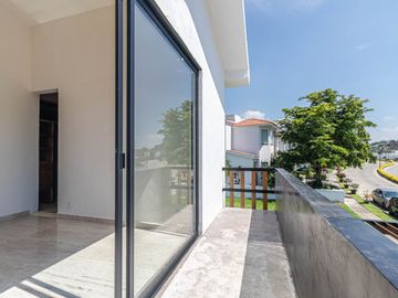 CASA EN VENTA EN FRACCIONAMIENTO PARAISO COUNTRY CLUB EMILIANO ZAPATA