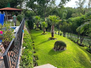 CASA EN VENTA EN CLUB DE GOLF SANTA FE, A 15 MINUTOS DE CUERNAVACA