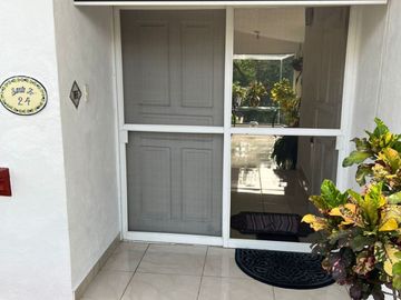 CASA EN VENTA EN CLUB DE GOLF SANTA FE, A 15 MINUTOS DE CUERNAVACA
