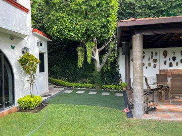 CASA EN VENTA EN CLUB DE GOLF SANTA FE, A 15 MINUTOS DE CUERNAVACA