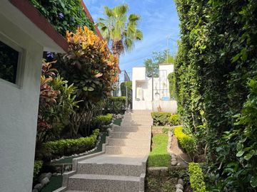 CASA EN VENTA EN CLUB DE GOLF SANTA FE, A 15 MINUTOS DE CUERNAVACA