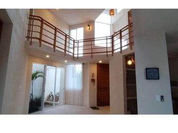 Casa con alberca privada, en venta, Avenida Universidades, Playa del Carmen