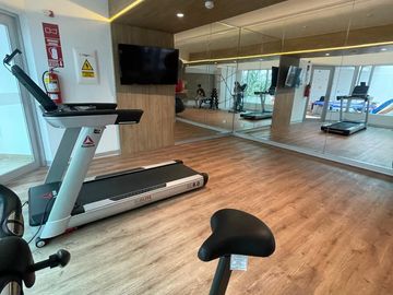 SE VENDE LINDO Y MODERNO DEPARTAMENTO CON COCHERA, IDEAL PARA PERSONA SOLA O PAREJA, en Av. Ricardo Tizón y Bueno - JESÚS MARIA