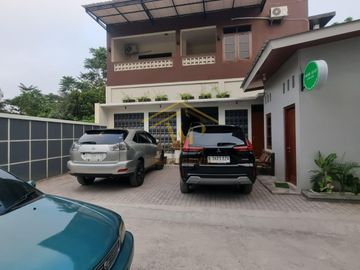 RUMAH INDUK & HOMESTAY CANTIK IDAMAN DI PUSAT KOTA JOGJA 3,9M FULLY FURNISH