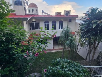 Casa En Venta Ciudad Bugambilias 5 Recamaras y estudio