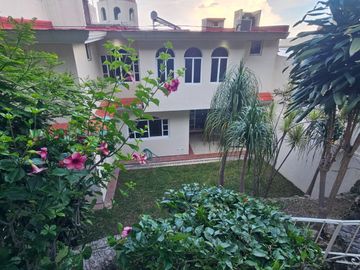 Casa En Venta Ciudad Bugambilias 5 Recamaras y estudio