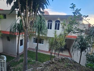Casa En Venta Ciudad Bugambilias 5 Recamaras y estudio