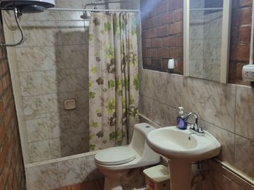 CASA EN VENTA COMO TERRENO ALTURA CDRA 1 AV SURCO  433 m2 URB CERCADO SURCO