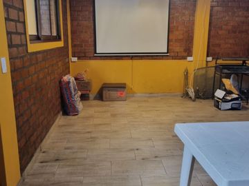 CASA EN VENTA COMO TERRENO ALTURA CDRA 1 AV SURCO  433 m2 URB CERCADO SURCO
