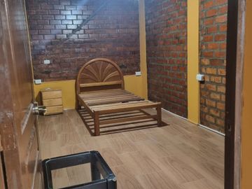 CASA EN VENTA COMO TERRENO ALTURA CDRA 1 AV SURCO  433 m2 URB CERCADO SURCO