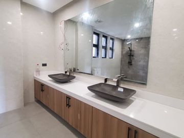 Tagaytay Mansion for sale