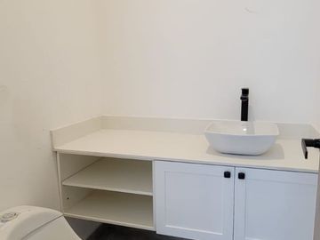 En venta lujosa y moderna casa de estreno en Ciudad Celeste, via a Samborondon