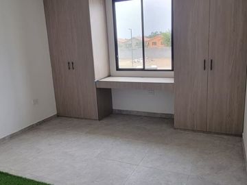 En venta lujosa y moderna casa de estreno en Ciudad Celeste, via a Samborondon