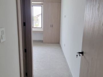 En venta lujosa y moderna casa de estreno en Ciudad Celeste, via a Samborondon