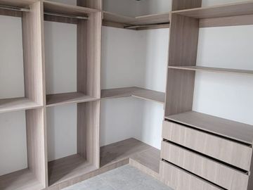 En venta lujosa y moderna casa de estreno en Ciudad Celeste, via a Samborondon