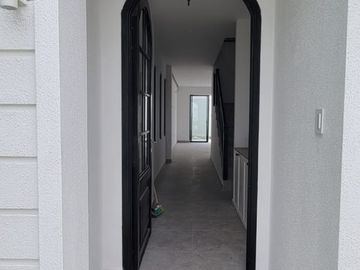 En venta lujosa y moderna casa de estreno en Ciudad Celeste, via a Samborondon