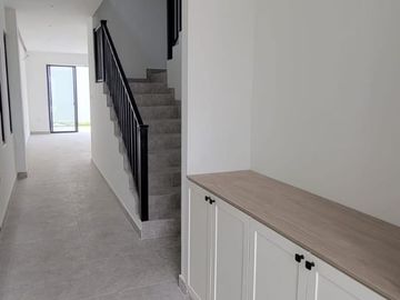 En venta lujosa y moderna casa de estreno en Ciudad Celeste, via a Samborondon