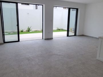 En venta lujosa y moderna casa de estreno en Ciudad Celeste, via a Samborondon