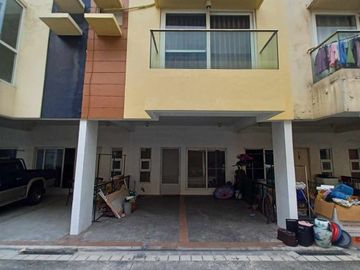 🏡 FOR SALE: Furnished 3 Bedroom Townhouse at Balete Drive, Quezon City