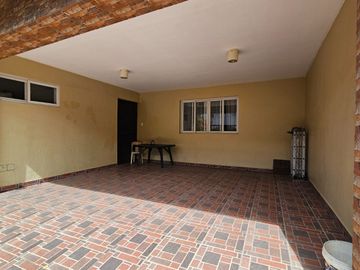 SPACIOUS SINGLE DETACHED HOUSE AND LOT IN BF HOMES PARANAQUE CITY