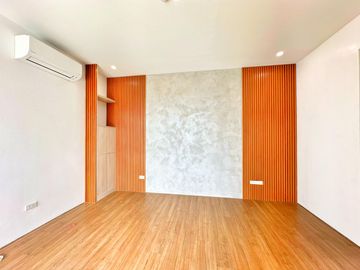 HUGE SINGLE MODERN CORNER LOT WITH SWIMMING POOL HOUSE AND LOT IN BF HOMES PARANAQUE