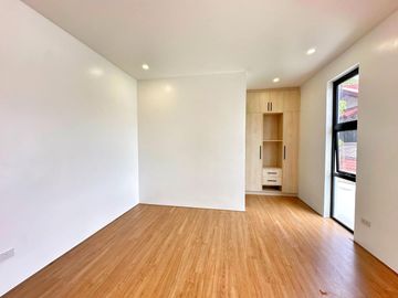 HUGE SINGLE MODERN CORNER LOT WITH SWIMMING POOL HOUSE AND LOT IN BF HOMES PARANAQUE
