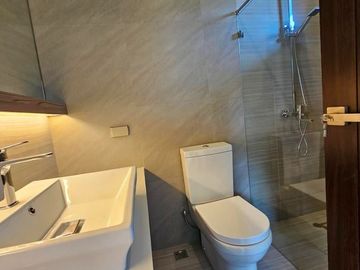 NICE LOCATION MODERN SINGLE DETACHED HOUSE AND LOT IN BF HOMES PARANAQUE CITY