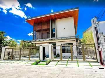 6 BR WITH SWIMMINNG POOL IN BF HOMES PARAÑAQUE CITY