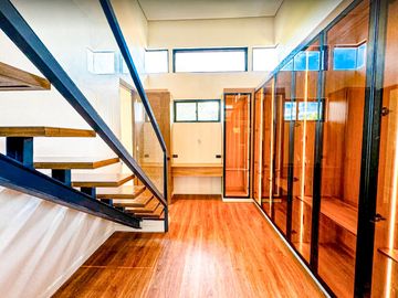 6 BR WITH SWIMMINNG POOL IN BF HOMES PARAÑAQUE CITY