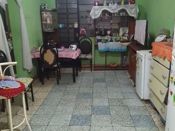 VENTA CASA DE 3 PISOS Y AZOTEA A UNAS CUADRAS DE WIESSE