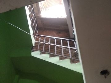 VENTA CASA DE 3 PISOS Y AZOTEA A UNAS CUADRAS DE WIESSE