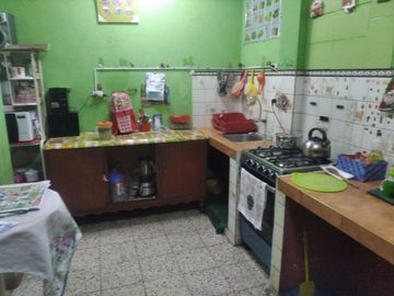 VENTA CASA DE 3 PISOS Y AZOTEA A UNAS CUADRAS DE WIESSE