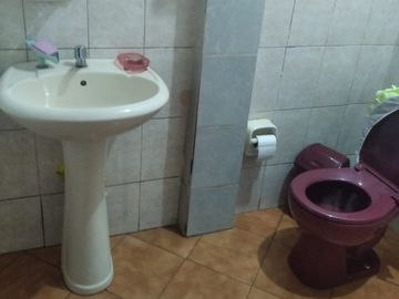 VENTA CASA DE 3 PISOS Y AZOTEA A UNAS CUADRAS DE WIESSE