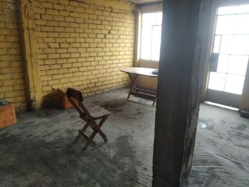 VENTA CASA DE 3 PISOS Y AZOTEA A UNAS CUADRAS DE WIESSE