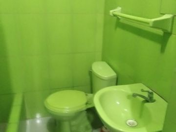 VENTA CASA DE 3 PISOS Y AZOTEA A UNAS CUADRAS DE WIESSE