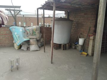 VENTA CASA DE 3 PISOS Y AZOTEA A UNAS CUADRAS DE WIESSE