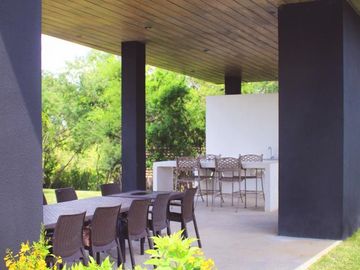HERMOSA QUINTA CON ALBERCA EN ALLENDE